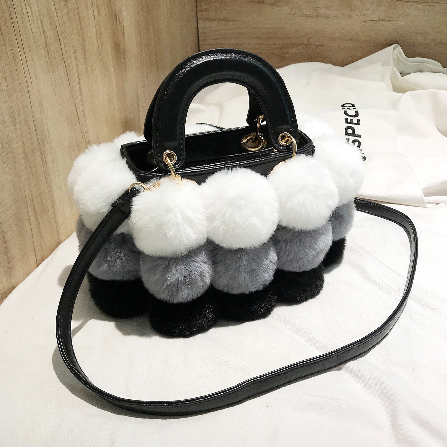 Chic Winter Plush Shoulder Bag - Stylish Messenger Handbag for Every Occasion